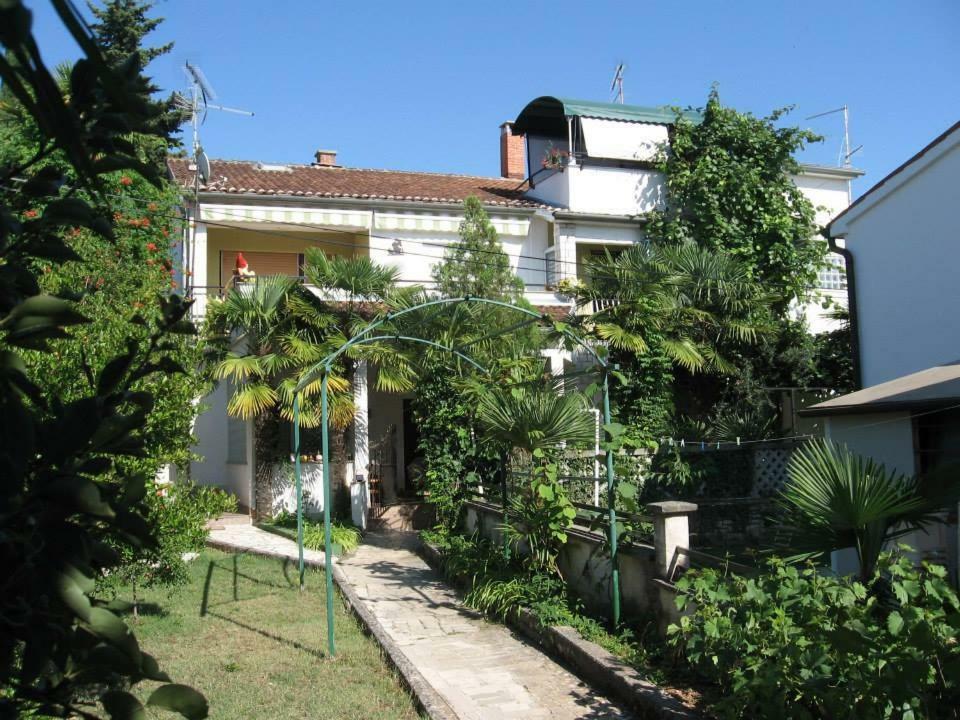 Apartment Jozefina Porec Bagian luar foto